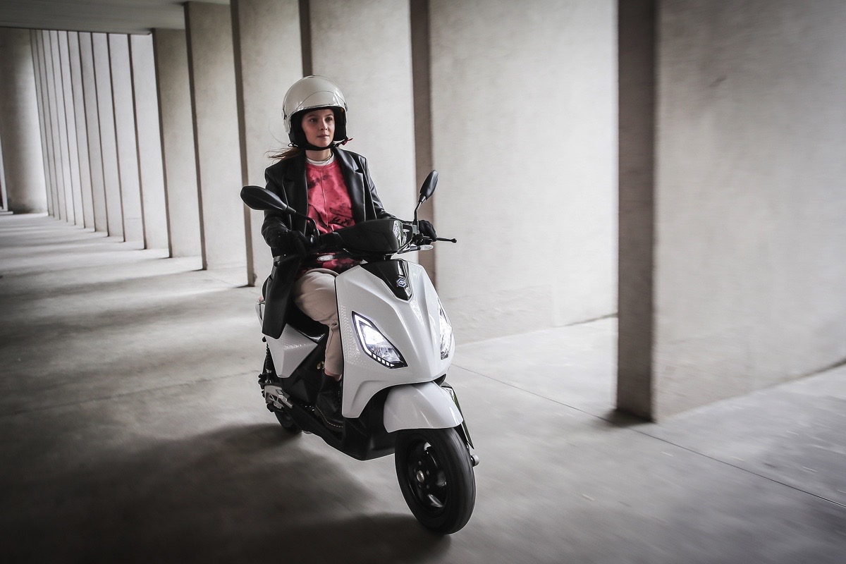 Piaggio 1 scooter elettrico 01