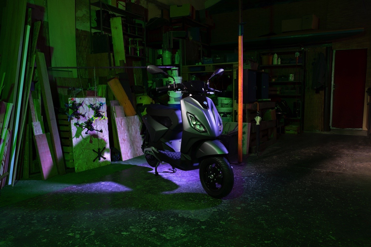 Piaggio 1 scooter elettrico 01