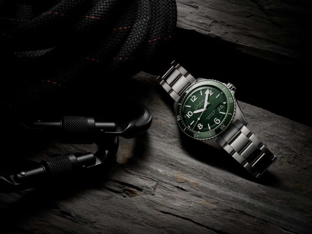 Glashutte SeaQ Panorama Date in verde bambù