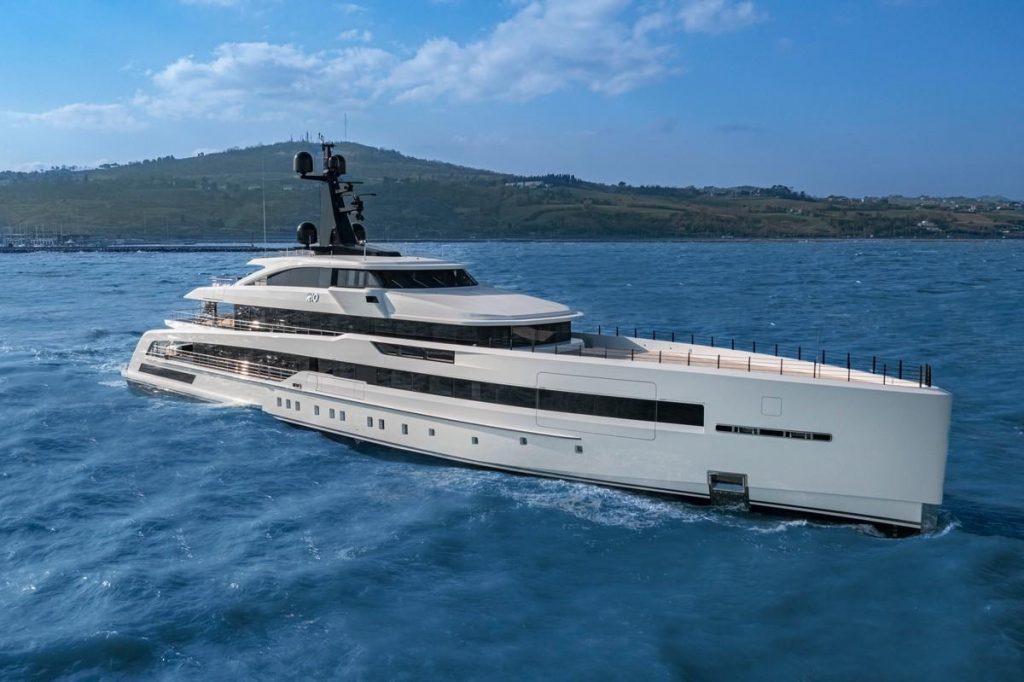 CRN M/Y RIO: prime prove in mare per il nuovo bespoke yacht