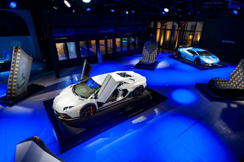 Alcantara Lamborghini: la customizzazione degli interni
