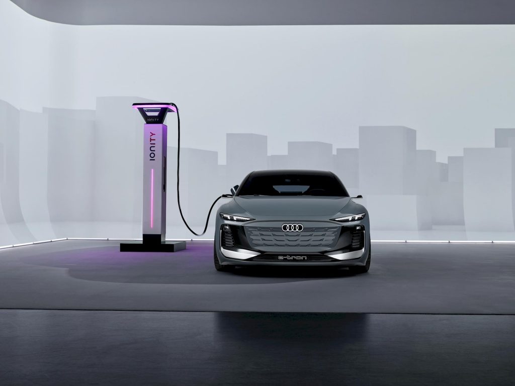 Quanto costa ricaricare un’auto elettrica? Le tariffe di aprile 2022