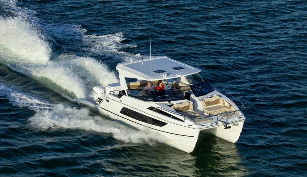 Aquila 36 Sport: il nuovo catamarano fuoribordo