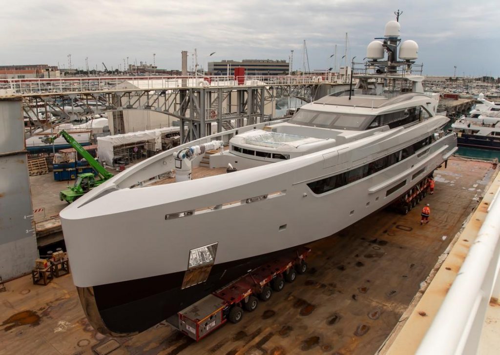 Tankoa S501 scafo 4: varato il nuovo yacht a propulsione ibrida