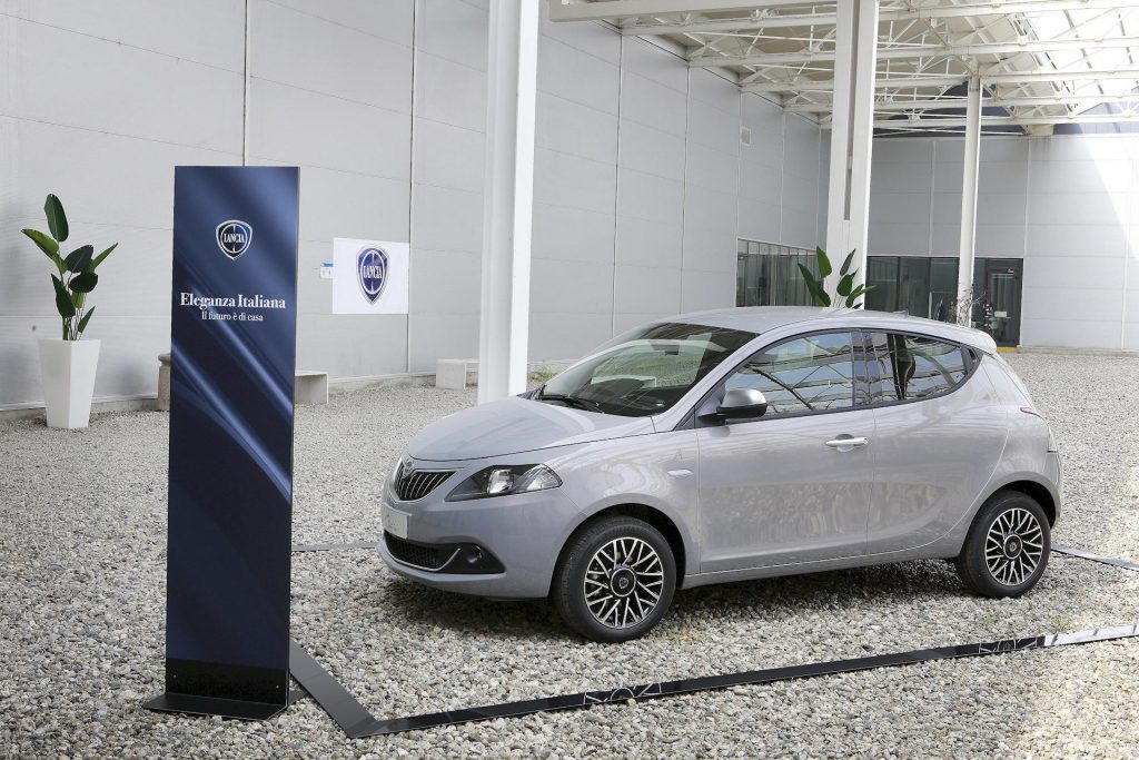 La nuova Lancia Ypsilon arriverà nel 2024, e dal 2028 sarà solo elettrica