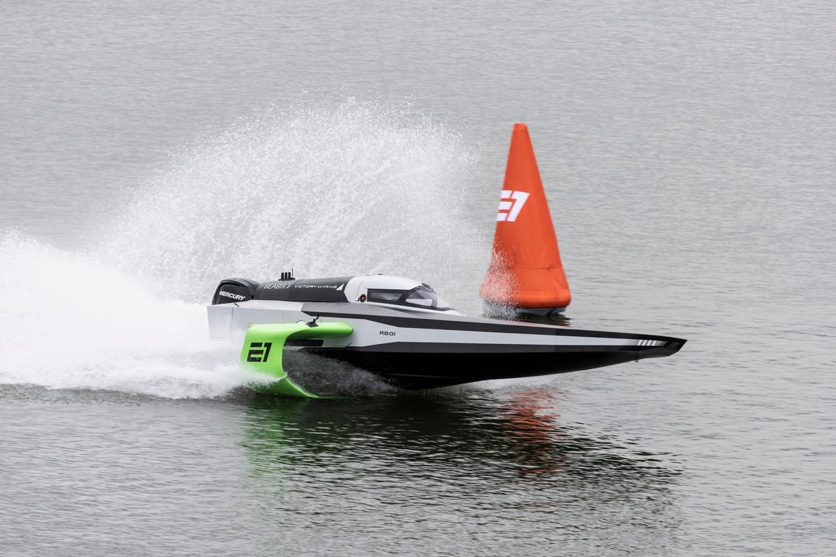 RaceBird barca elettrica