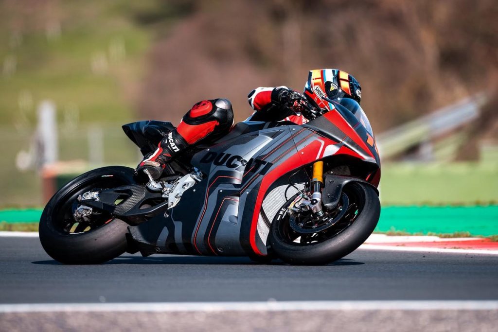 Nuova Ducati MotoE: le prime immagini in azione del prototipo