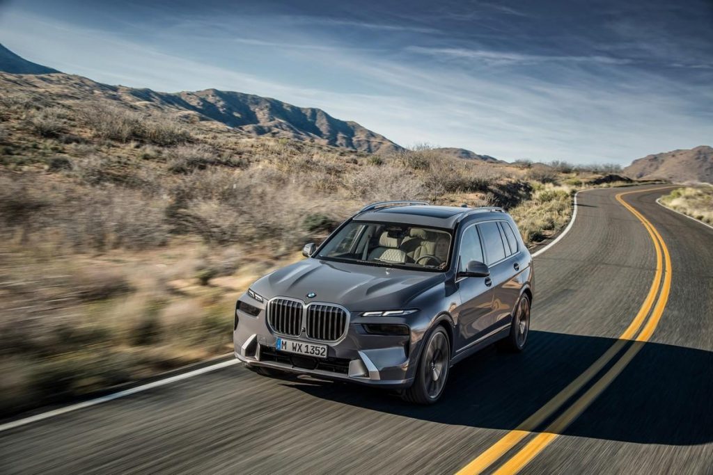 BMW X7 2022: look esclusivo, stile all’avanguardia