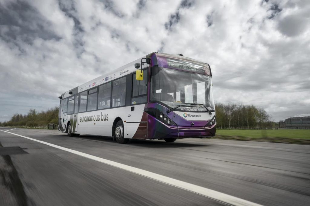 In UK iniziano i test su strada per i bus a guida autonoma