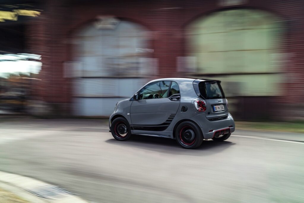 Smart ForTwo 2023: prezzo con incentivi e autonomia