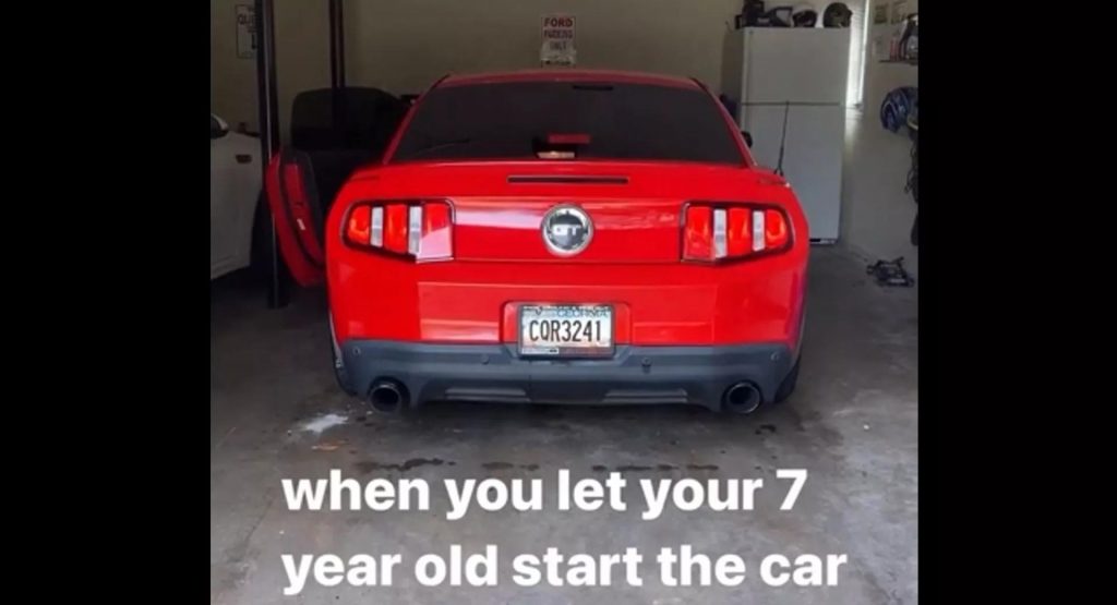 Fa provare la Mustang al figlio di 7 anni e combina un patatrac!