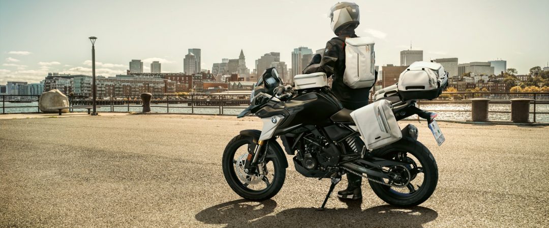 Borse moto BMW Urban Collection 2022: il modo perfetto per riporre i bagagli in moto