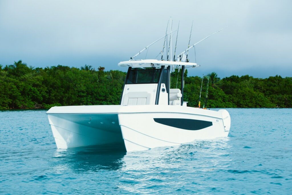 Aquila 28 Molokai: il catamarano offshore ideale per la pesca o il relax