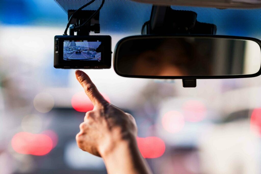 Dash Cam per l’auto: a cosa serve, come scegliere la migliore