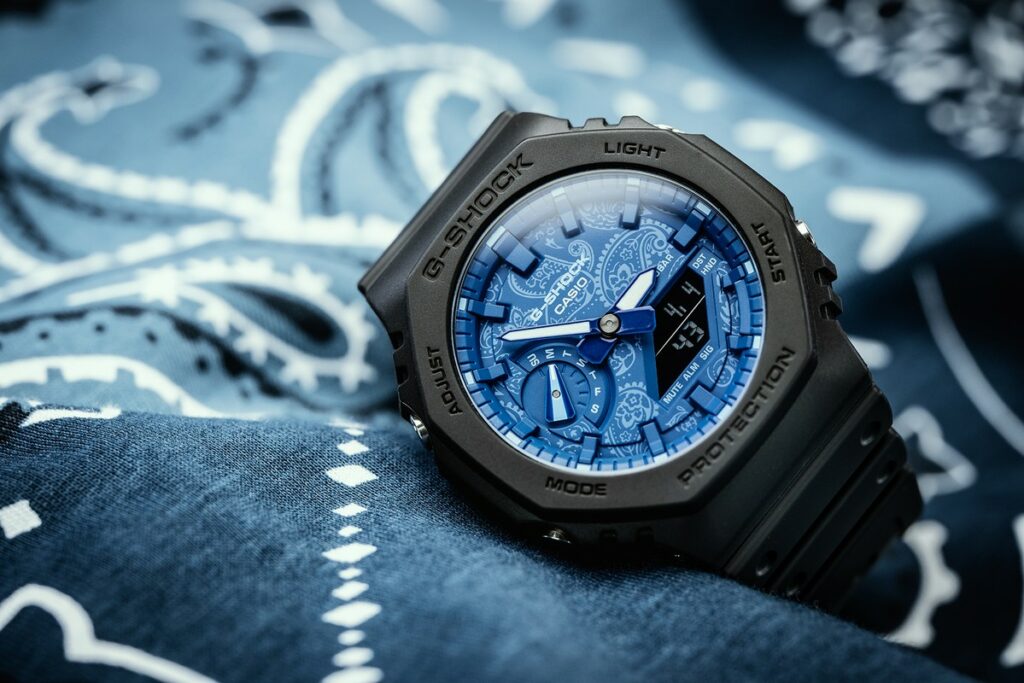 G-Shock GA-2100 in Blue Paisley per un perfetto stile anni ’90