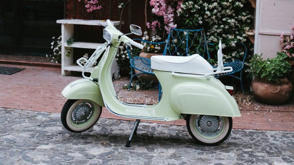 Garage Italia Customs Vespa 50 Special-e: l’icona full electric dedicata a Giovannino Agnelli