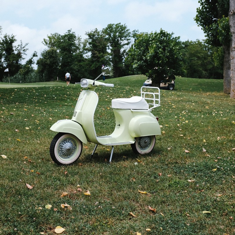 Garage Italia Customs Vespa 50 Special-e