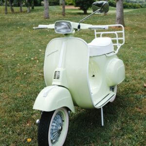 Garage Italia Customs Vespa 50 Special-e