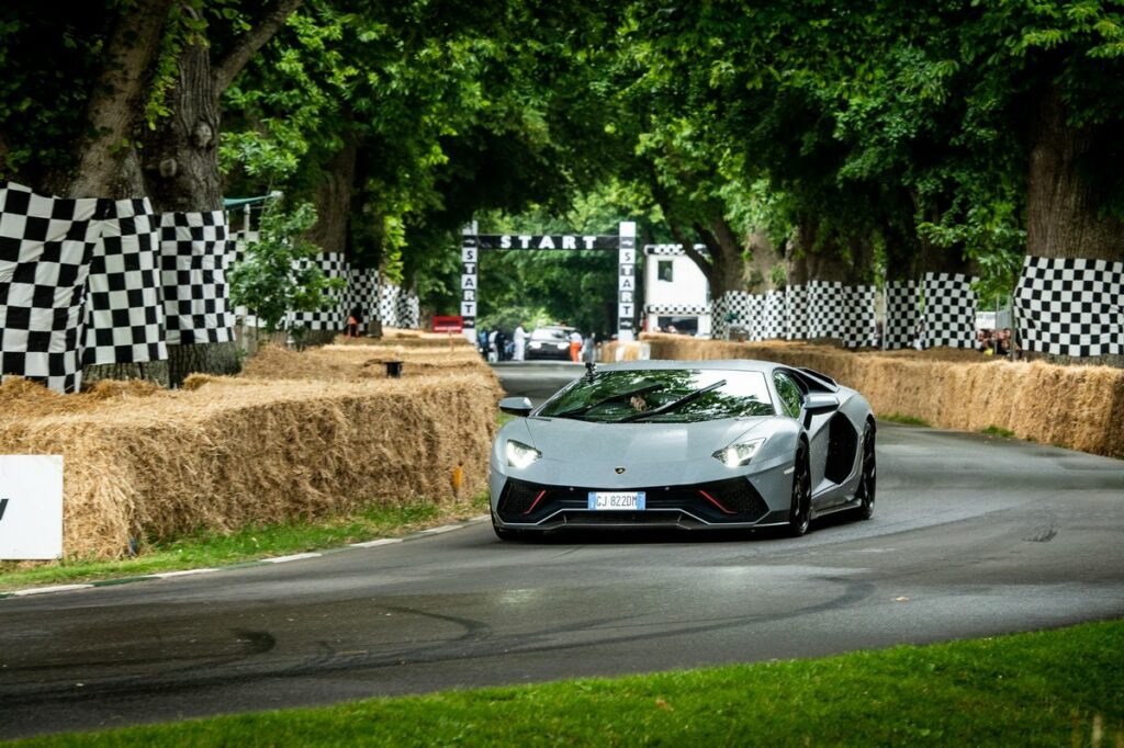 Lamborghini a Goodwood ci fa reinnamorare del motore aspirato