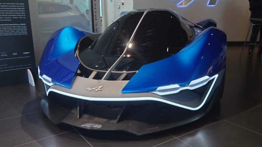 Alpine A4810: abbiamo visto dal vivo la concept dei ragazzi dello IED