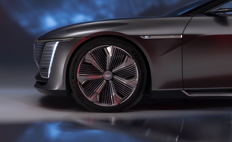 Cadillac Celestiq: prime foto dell’elettrica da 300.000 $