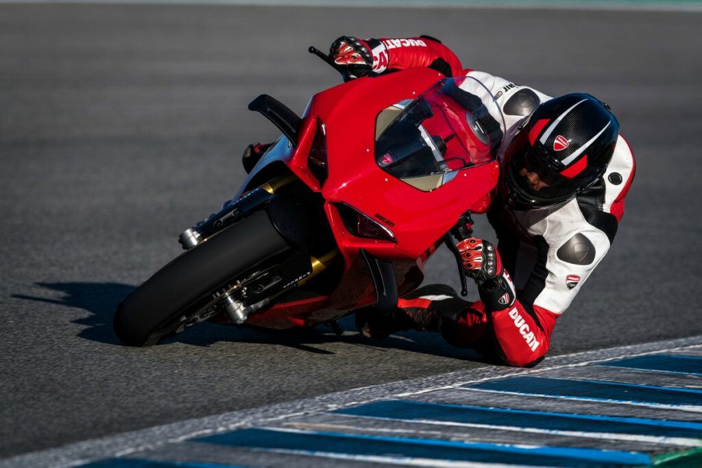 Ducati Panigale V4 2023: la supersportiva per eccellenza