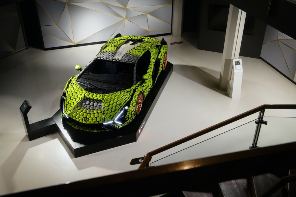 Lamborghini Sián FKP 37 Lego: l’omaggio in scala 1:1 esposto al museo