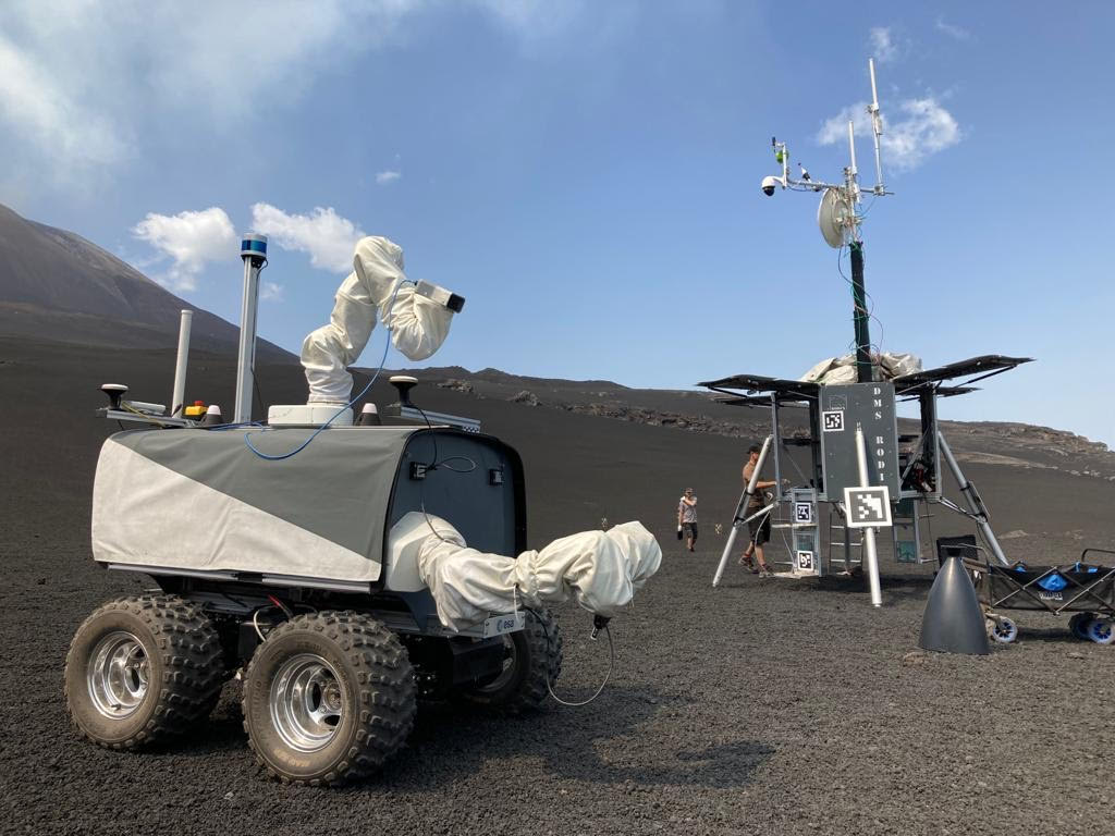 L’ESA prova i rover lunari sull’Etna ed è uno spettacolo