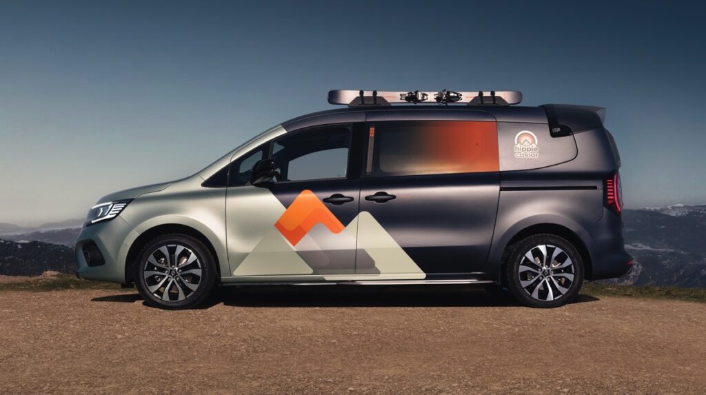 Nuovo Renault Kangoo E-Tech Electric diventa Hippie Caviar Motel