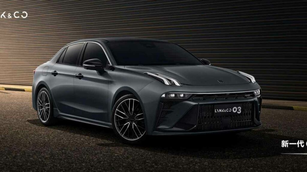 Lynk & Co 03 si rinnova dentro e fuori ma non arriva in Europa