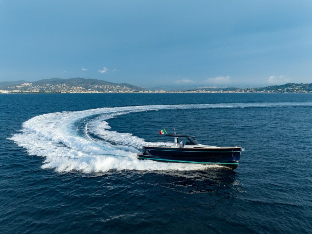 Apreamare Gozzo 45: il classy cruiser che unisce design, comfort e performance