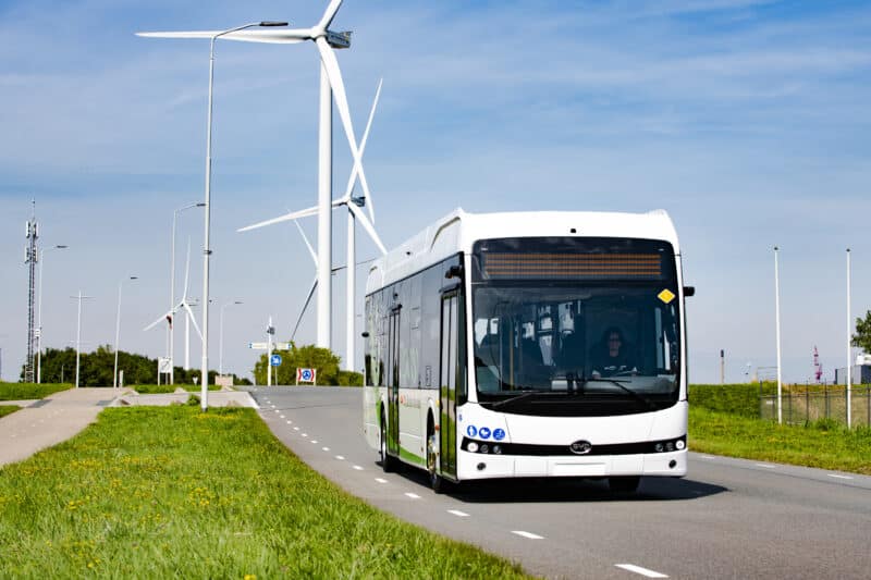 BYD è pronta a lanciare autobus e camion elettrici in Europa