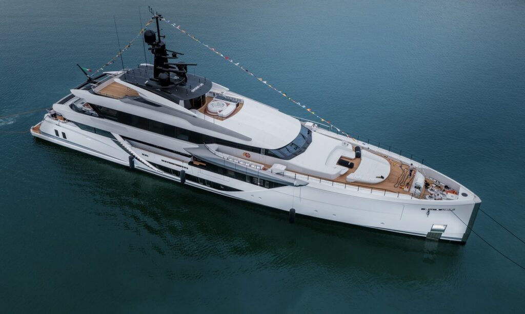 CRN 141: il nuovo superyacht icona di innovazione