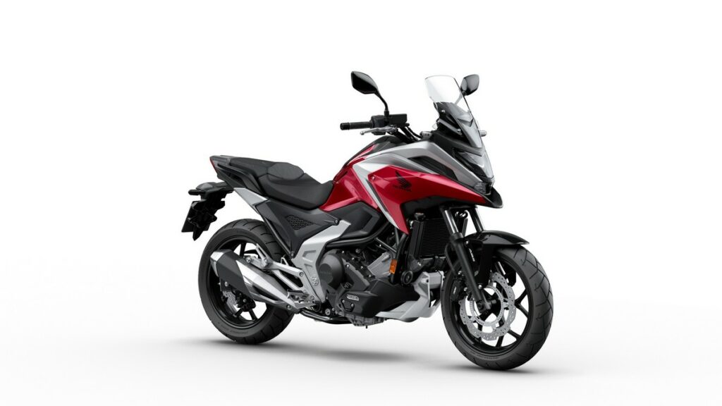 Honda NC750X 2023: minimalista ma grintosa