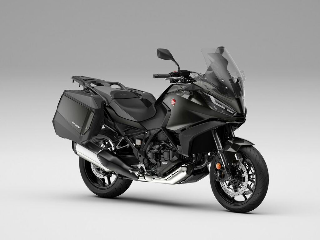 Honda NT1100 2023: la nuova touring-crossover agile e divertente