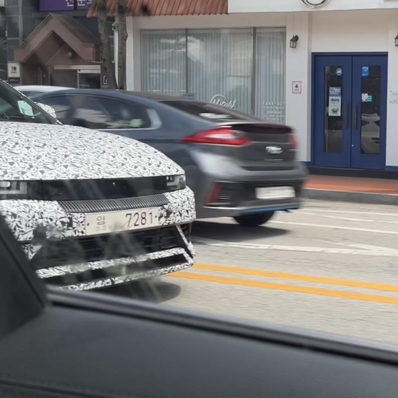 Hyundai Ioniq 5 N foto spia spoiler