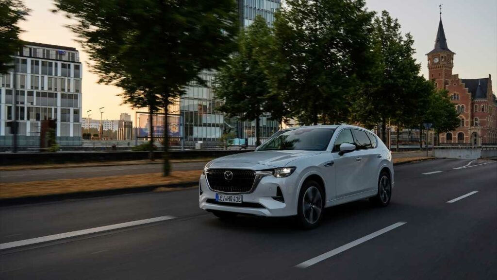 La recensione della Mazda CX-60 Plug-in Hybrid su strada