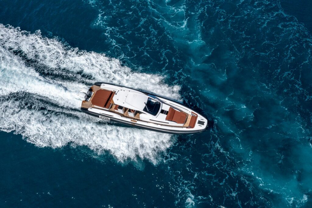 TecnoRib Cannes Yachting Festival 2022: Pirelli 50, ammiraglia della linea Walkarounds