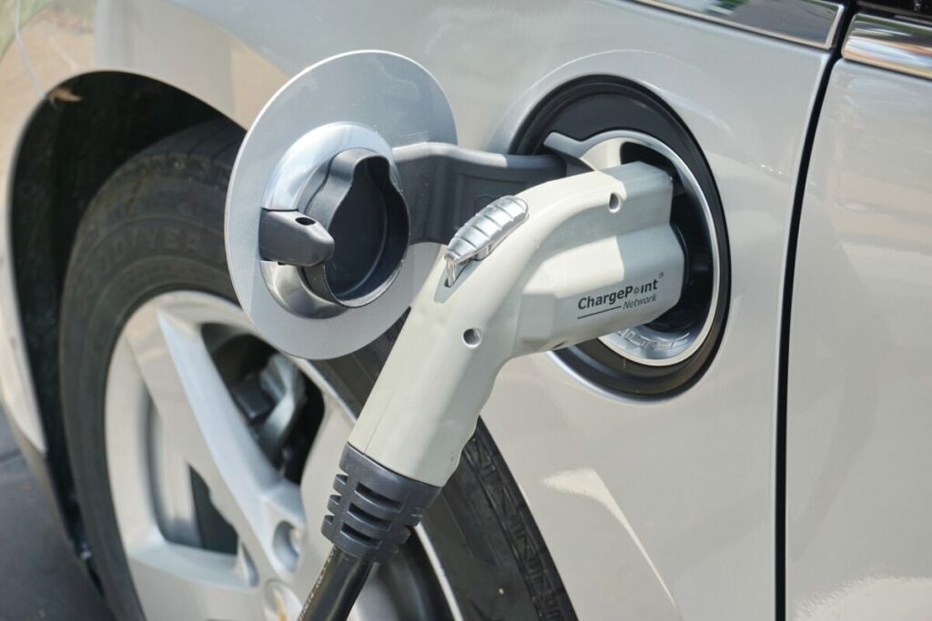 Le 50 auto elettriche più vendute in Italia nel 2022