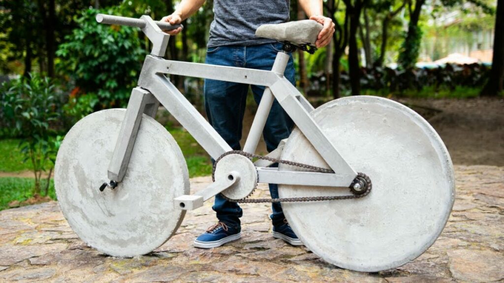 La bici di cemento perfettamente funzionante è una fat bike da record