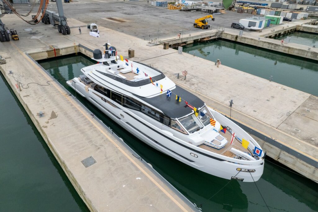Extra Yachts X99 Fast: varato il nuovo super yacht