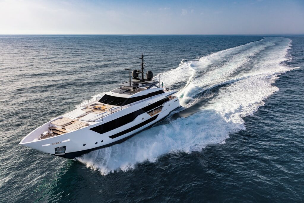 Fort Lauderdale International Boat Show 2022: la premiere USA di Custom Line 106