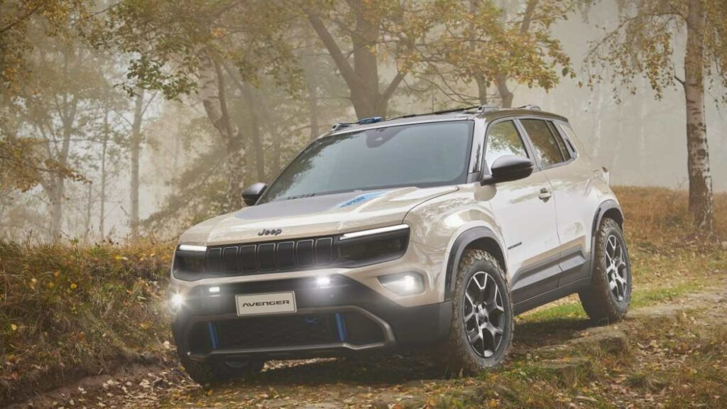 Jeep Avenger Concept 4x4: a Parigi il fuoristrada elettrico ad alte prestazioni