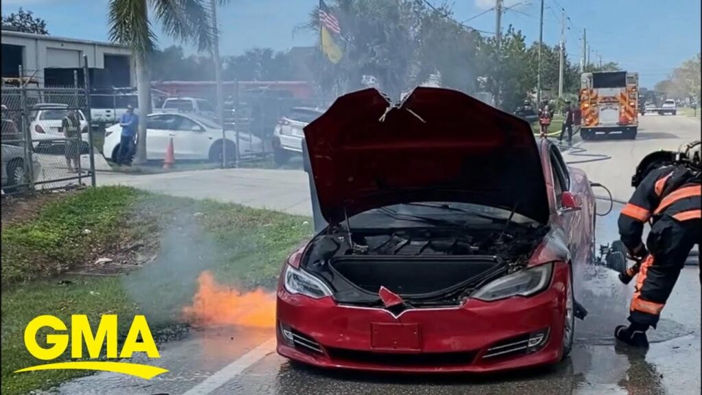 Alcune Tesla prendono fuoco a causa dell’uragano in Florida