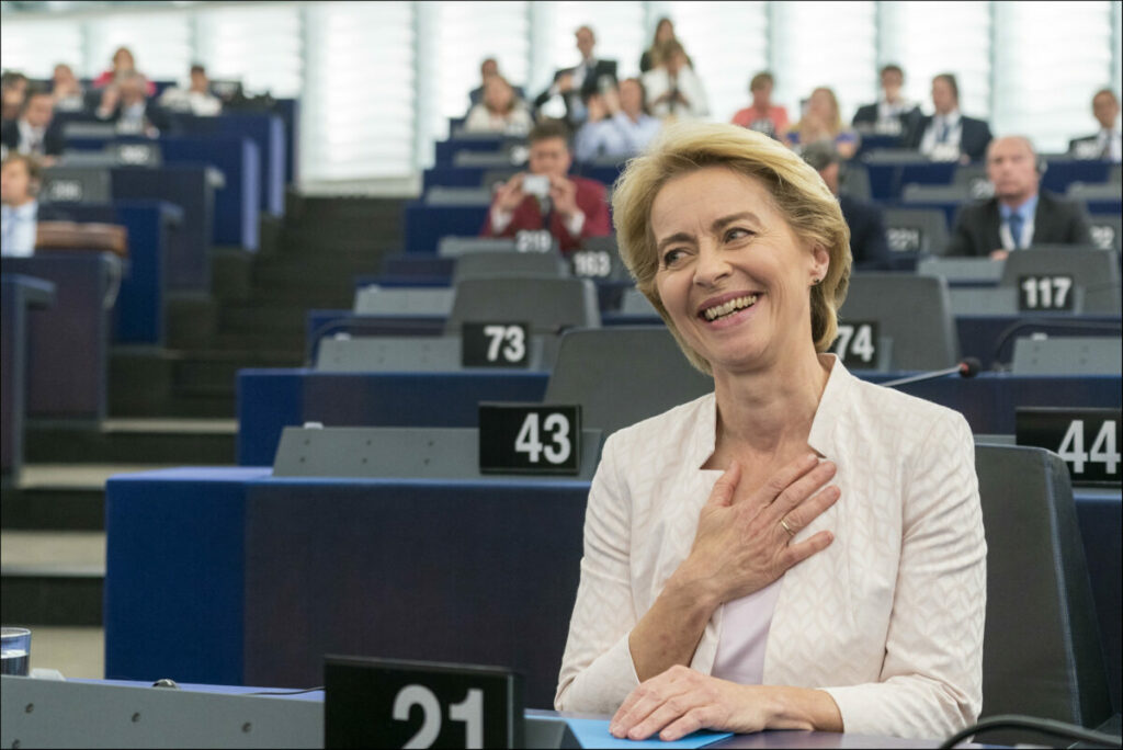 La von der Leyen accusa i cinesi di fare dumping sulle auto: la UE va all’attacco quando è troppo tardi?