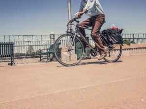 ciclista contromano risarcimento