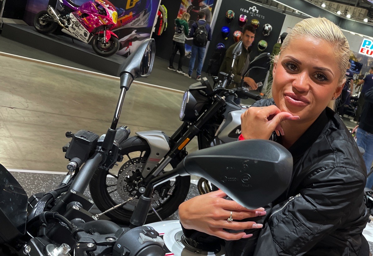 Eicma girls ragazze salone