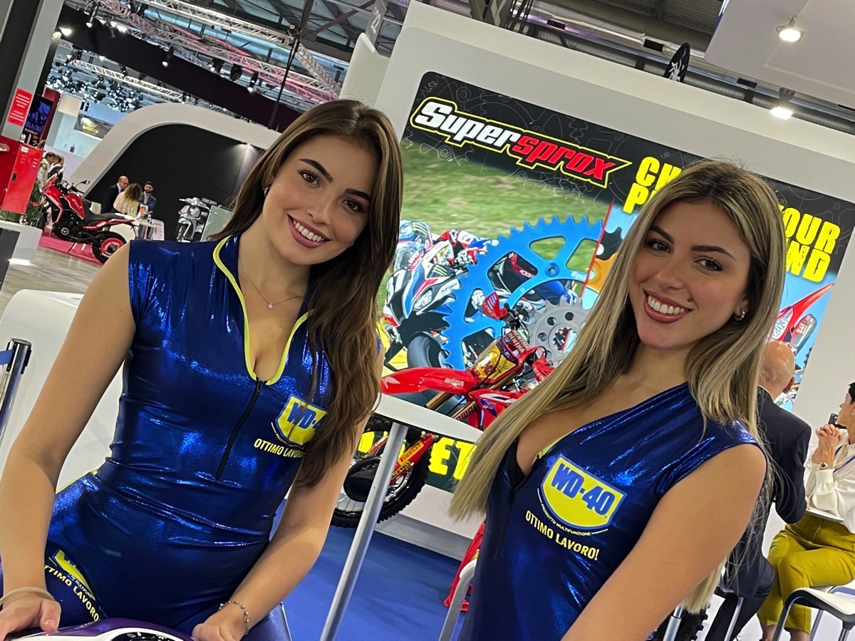 Eicma girls ragazze salone