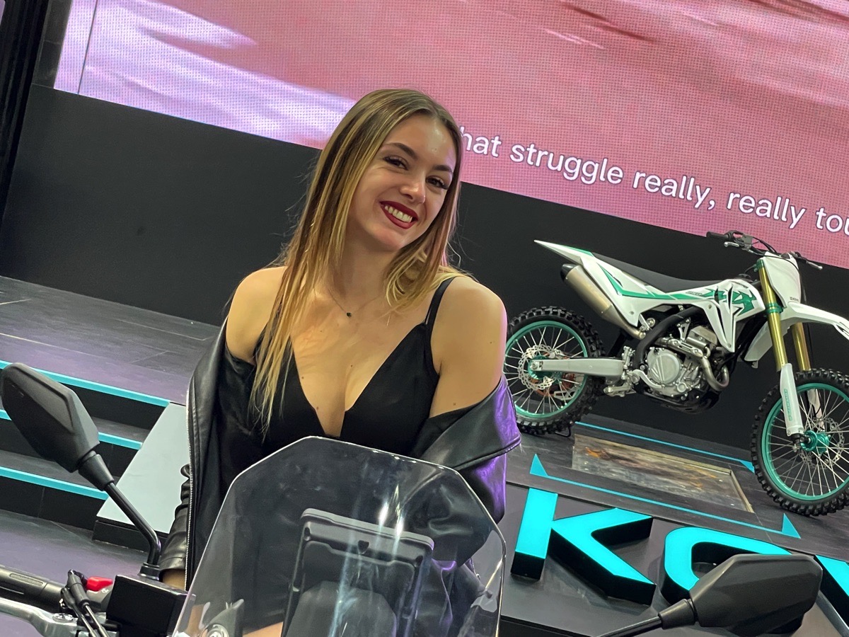 Eicma girls ragazze salone