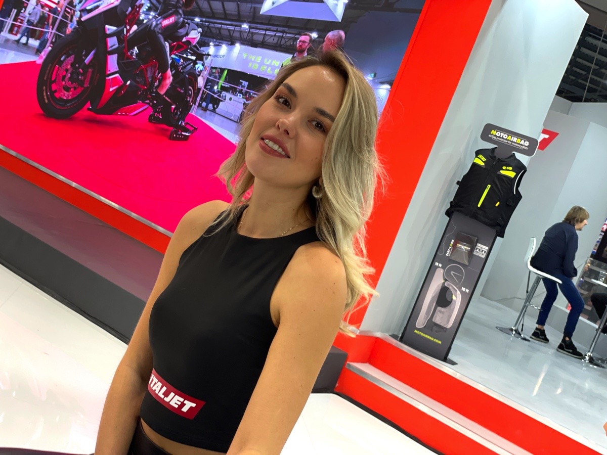 Eicma girls ragazze salone